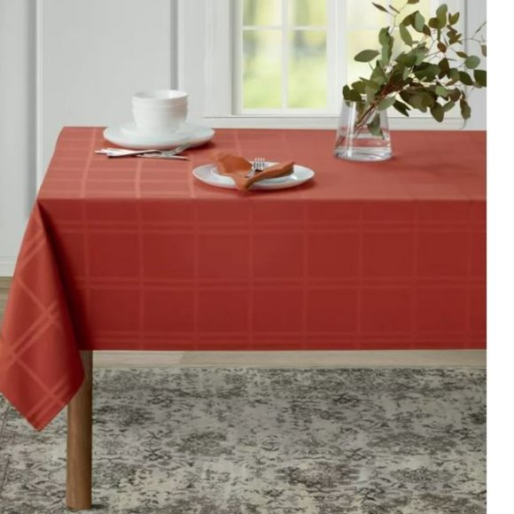 Tablecloths (Set of Two) - Picture 1 of 11
